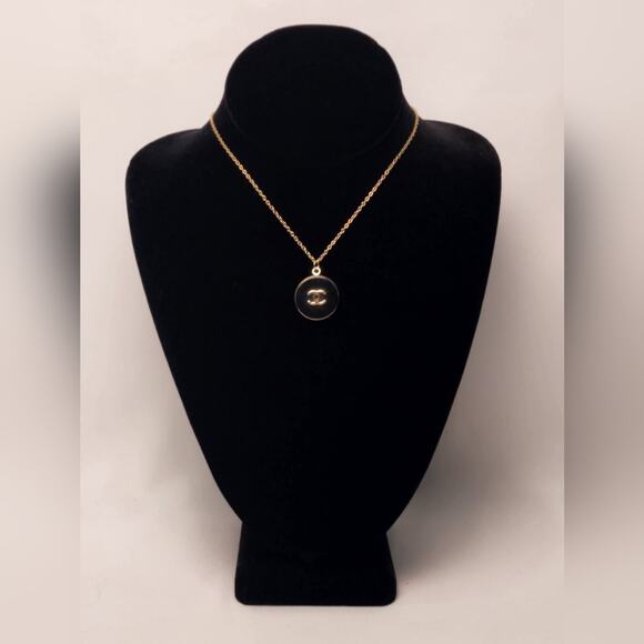 Chanel Black Gold Necklace - Picture 6 of 10